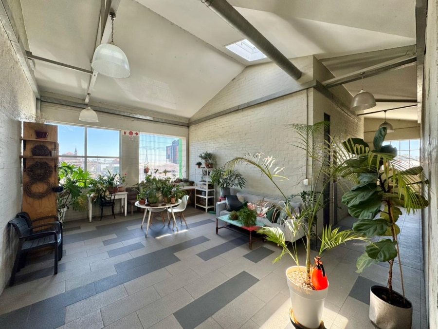 1 Bedroom Property for Sale in Woodstock Western Cape